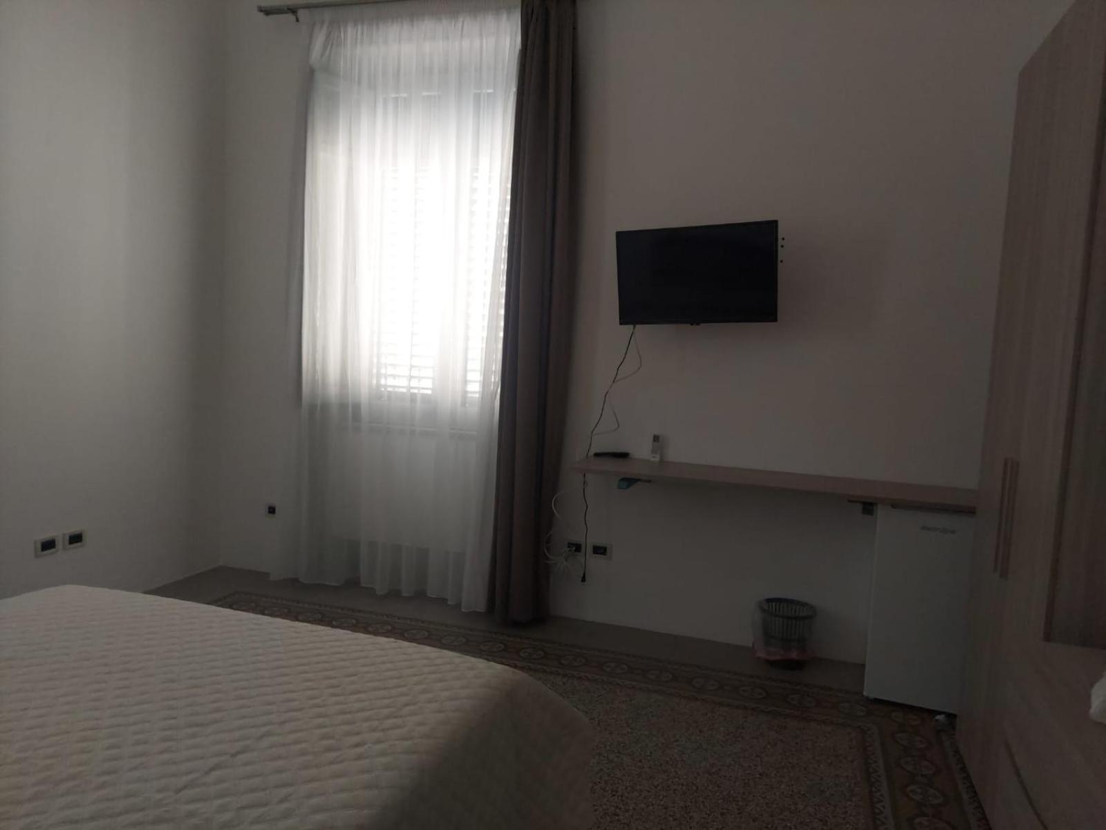Guest House Lamphotel Militello Palermo Exterior foto
